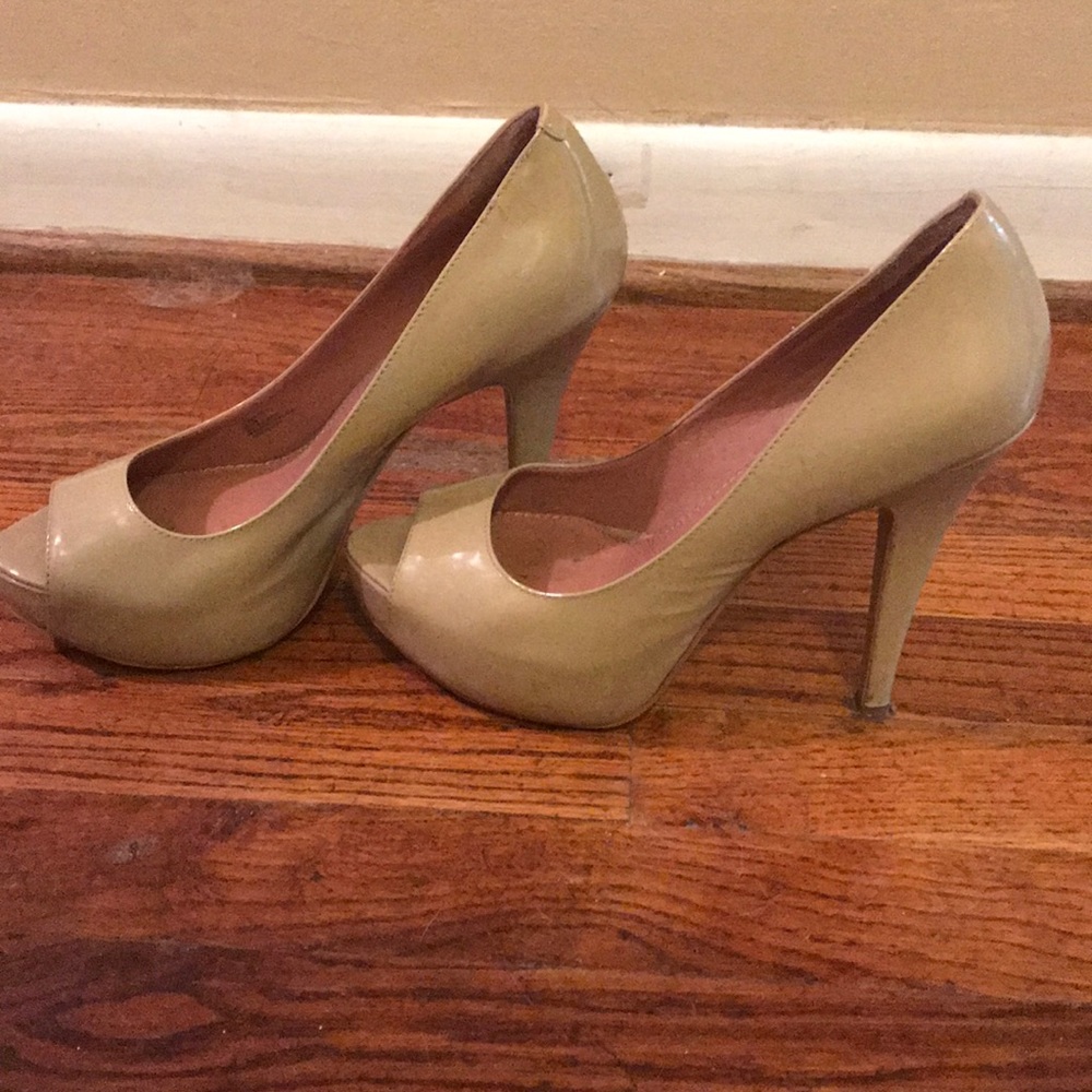 Vince Camuto Nude Peep Toe Pumps